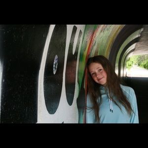 Meet your Posher, Ella